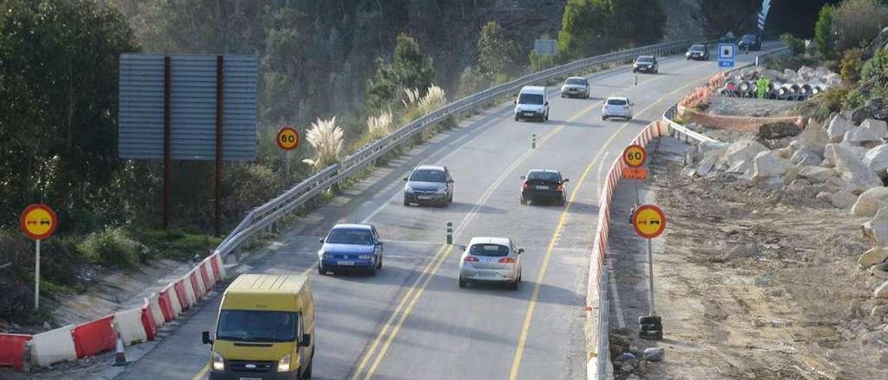 Coches accediendo al túnel tras la reapertura del Corredor en febrero. // Gonzalo Núñez