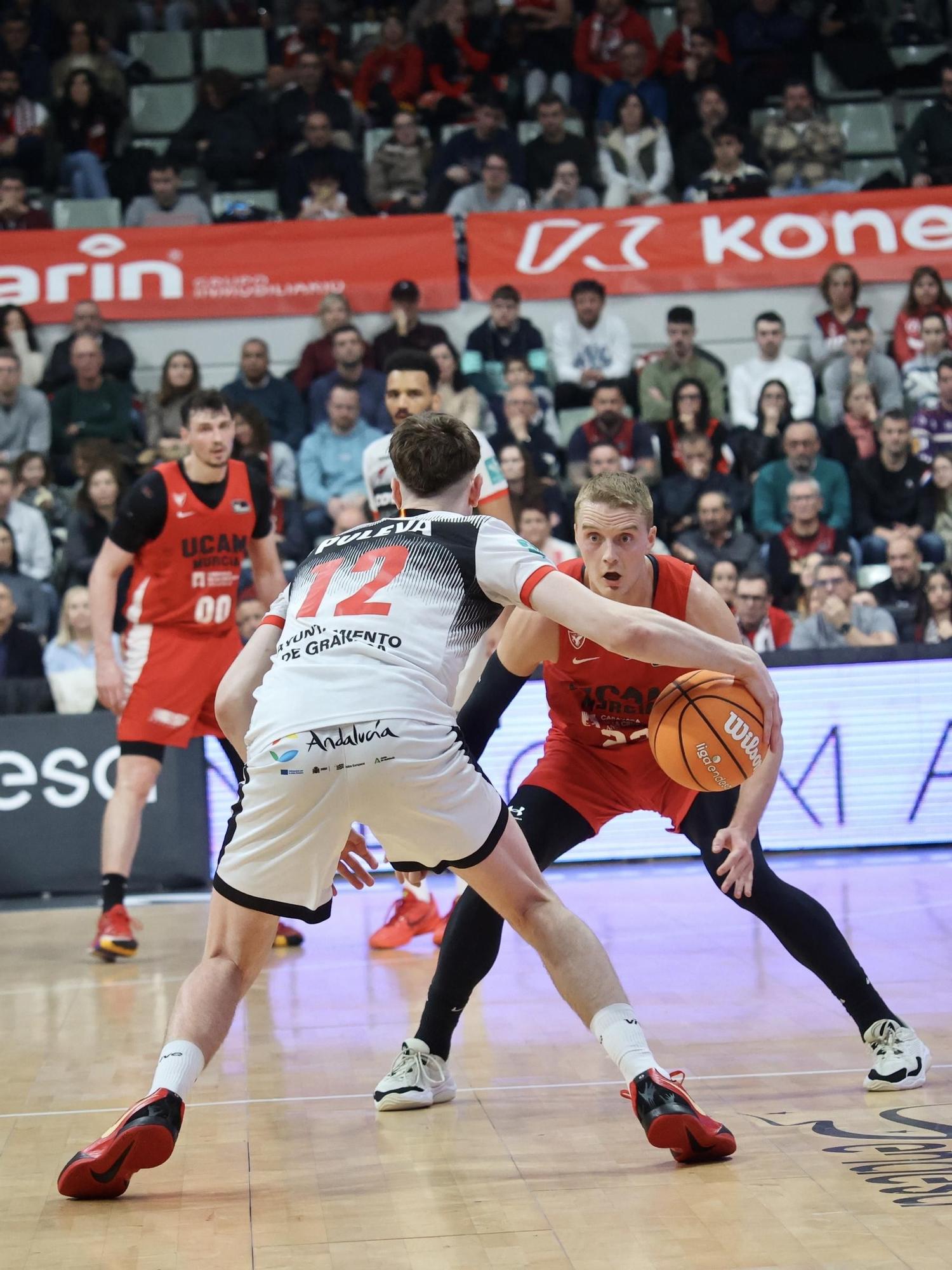 La agónica victoria del UCAM Murcia ante el Covirán Granada, en imágenes