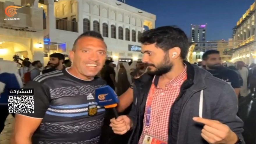 El gironí Napo Cayuela es fa passar per aficionat argentí en una televisió a Qatar