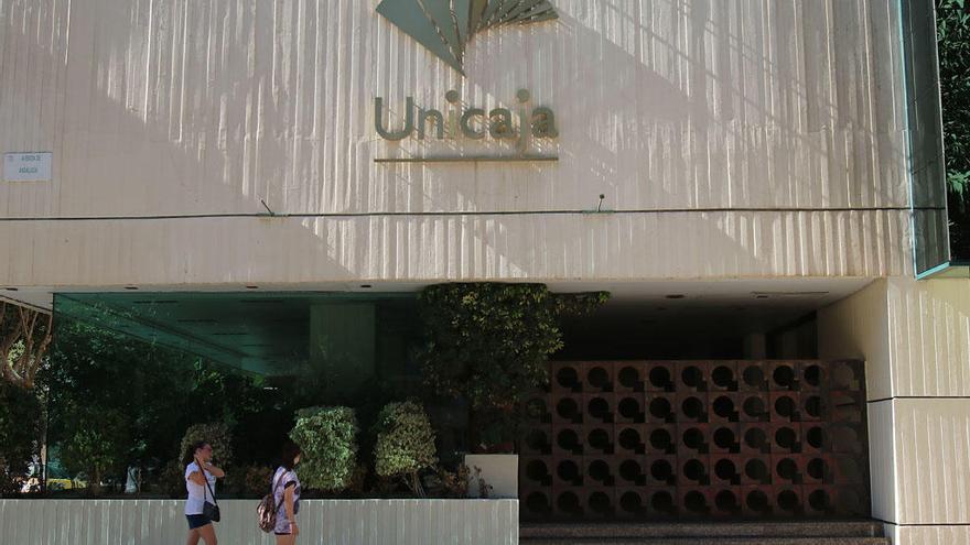 Fachada de la sede de Unicaja Banco, en la avenida de Andalucía.