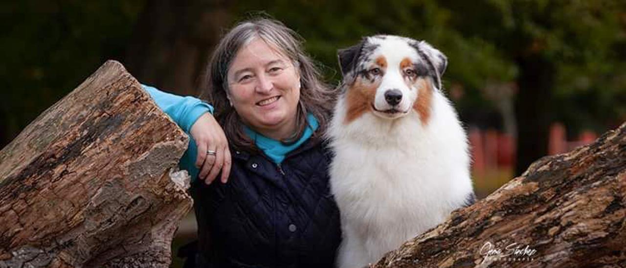 Sonsoles Hevia de la Noval con su perro &quot;Jagger&quot;.