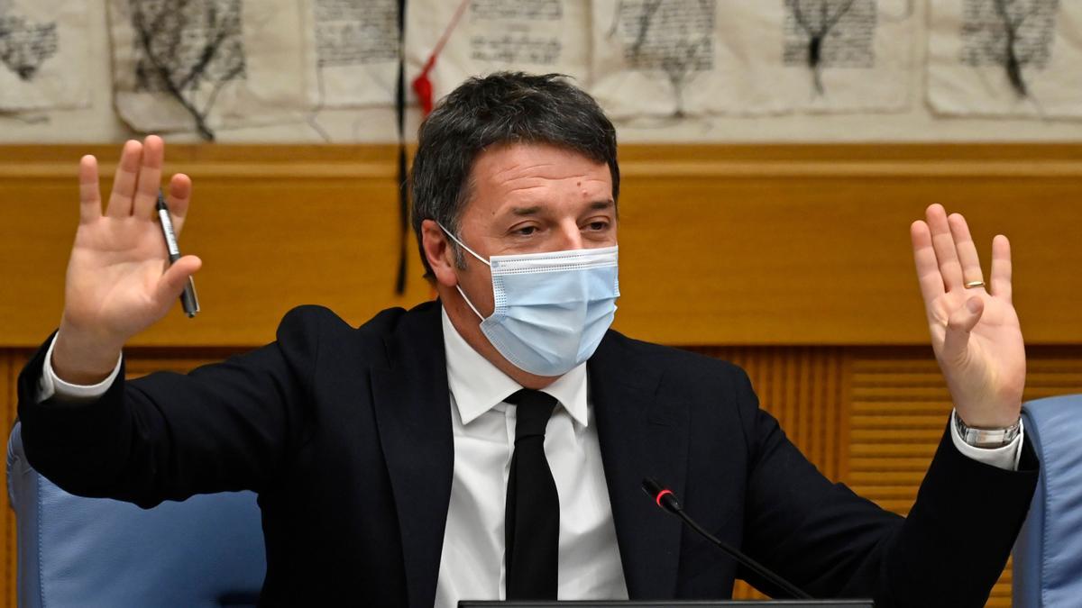 Renzi comparece en rueda de prensa tras anunciar la salida del Gobierno