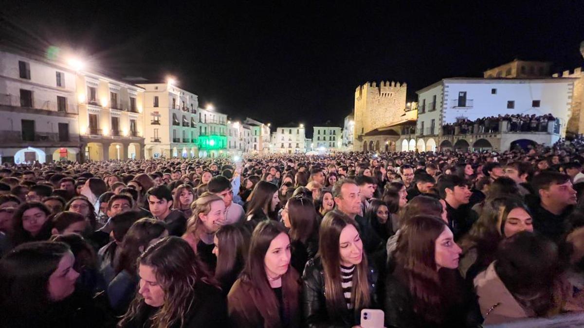 Concierto de Los 40 en la Plaza Mayor de Cáceres.