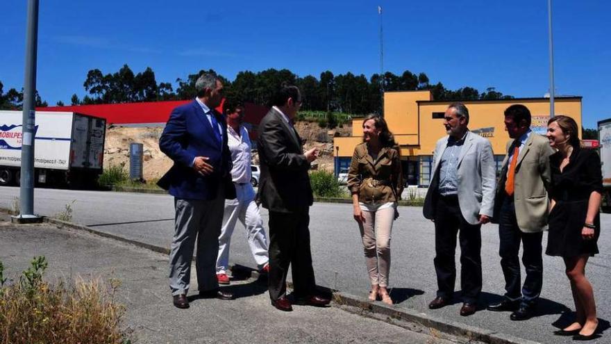 Visita a Sete Pías con los exalcaldes de Cambados y Ribadumia. // Iñaki Abella