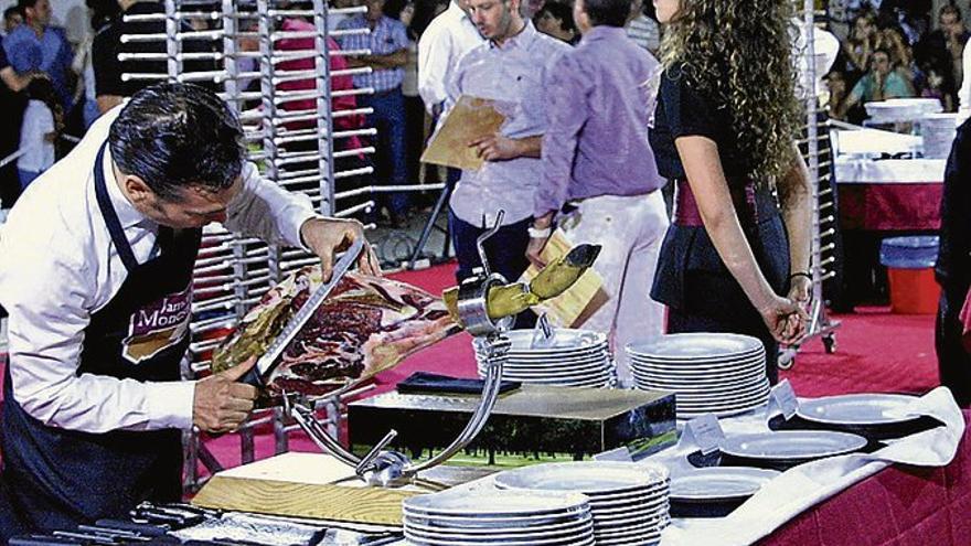 Abierto el plazo para participar en el concurso de cortadores de jamón