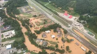 Al menos 21 muertos y 45 desaparecidos por las inundaciones en Tennessee