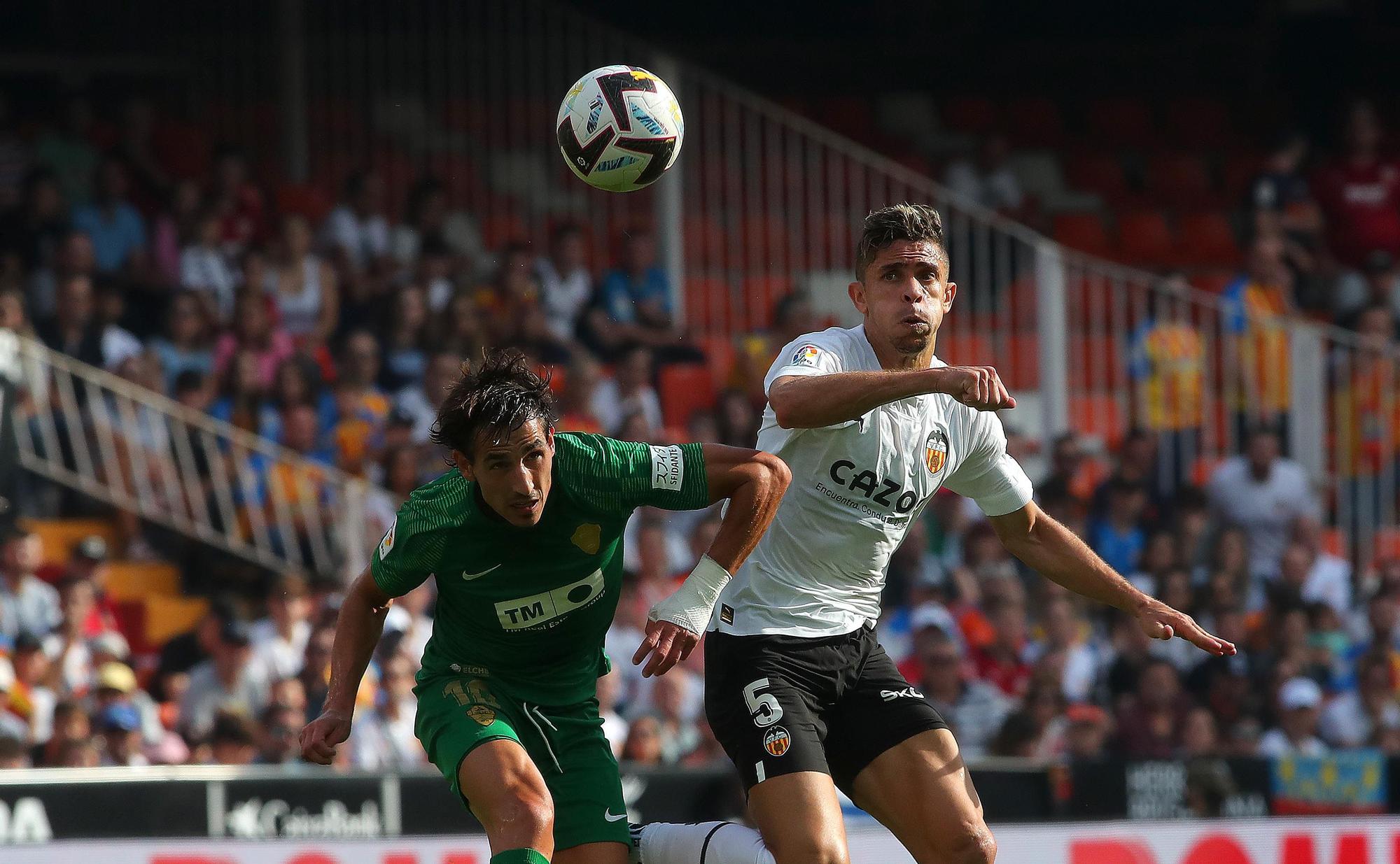 El empate entre el Valencia CF y el Elche en Mestalla, foto a foto