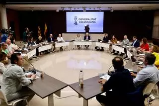 Así ha sido la reunión de los sindicatos con la consellera Carmen Ortí: ha durado 10 minutos después del no rotundo de los sindicatos