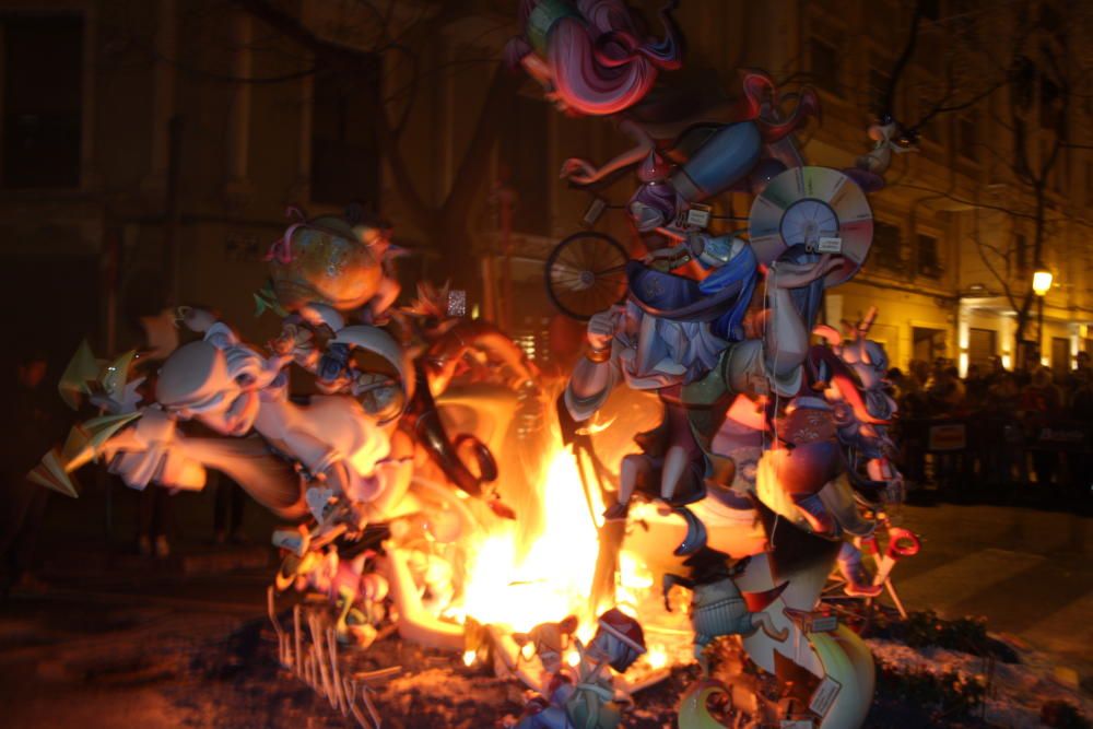 Fallas 2019: Cremà de Maestro Gozalbo, mejor falla infantil de Especial de 2019