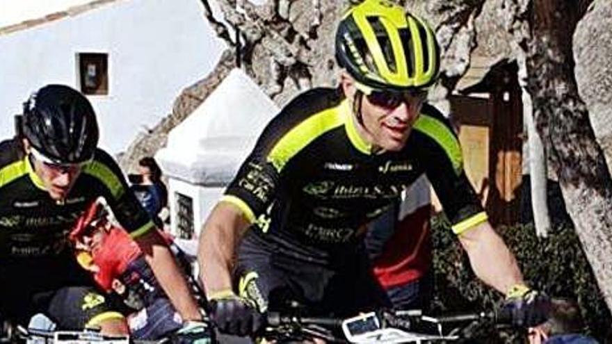 Costa y Ferrer ganan  la tercera etapa de la Costa Blanca Bike Race