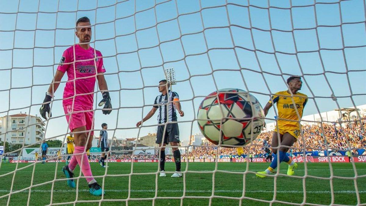 La locura se apoderó del partido en Portimao