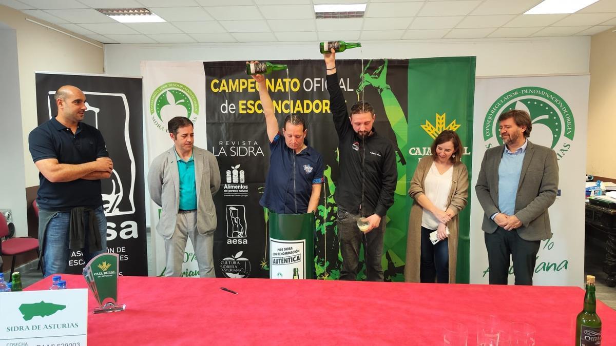 Por la izquierda Daniel Ruiz, Saúl Moro, Alberto Truchado, Antonio Sorca, Rocío Vega y Javier Nievas, durante la presentación del campeonato..