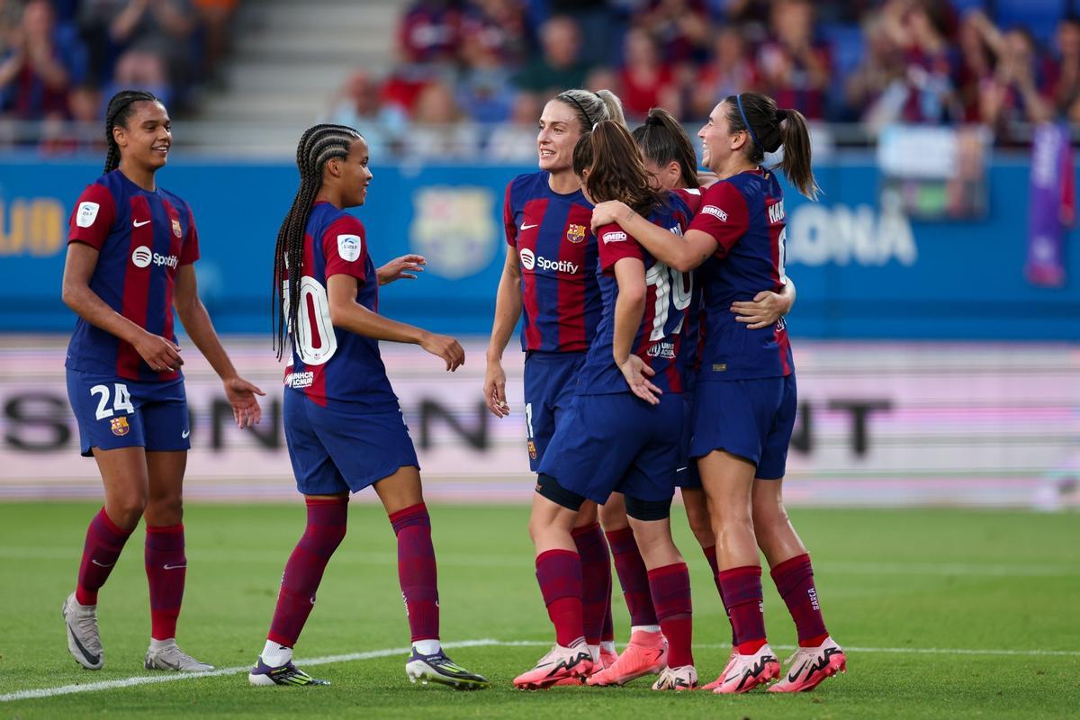 Liga F: FC Barcelona - Betis, el partido de despedida de Sandra Paños, Mariona Caldentey y Jonatan Giráldez, en imágenes