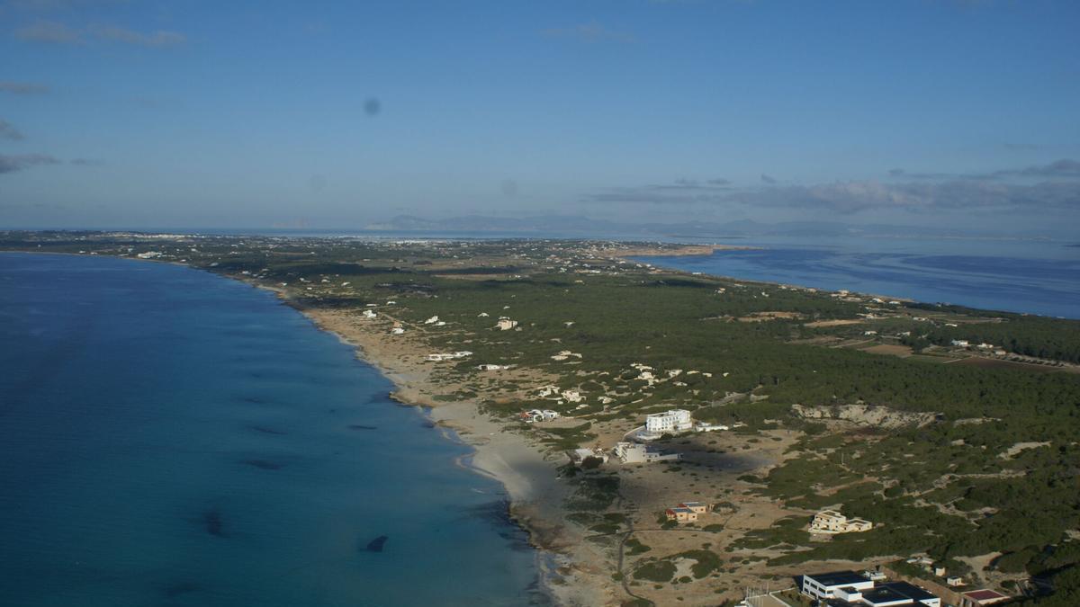 Vista aérea de la playa de Migjorn, en Formentera