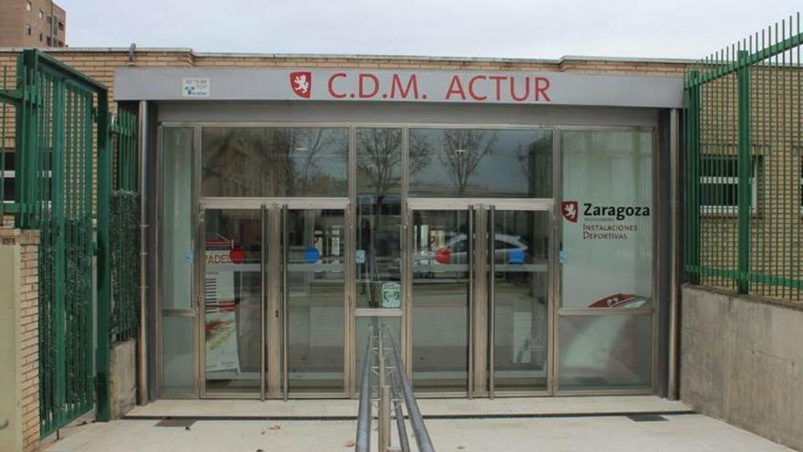 Hospitalizado un hombre tras sufrir un desmayo mientras jugaba al tenis en el CDM Actur de Zaragoza
