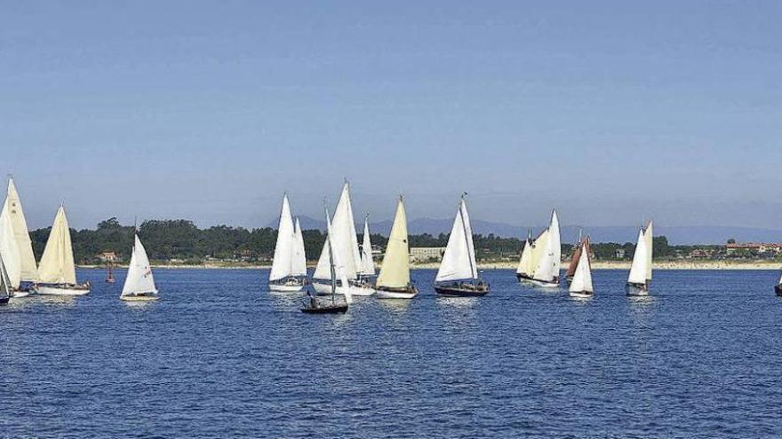 Una edición anterior de la Regata Islas Atlánticas de barcos clásicos y de época. // Muñiz