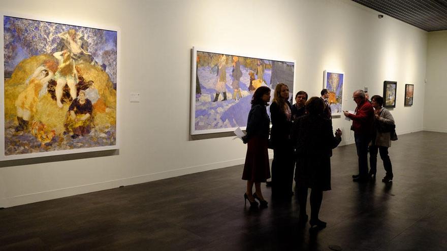 Visitantes de la exposición temporal &#039;Las cuatro estaciones&#039; del Museo Ruso de Málaga.