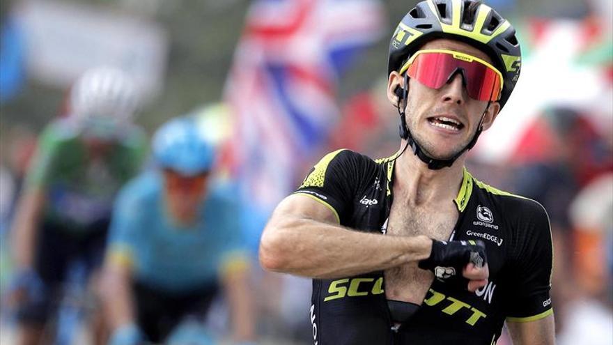 Simon Yates toma el mando entre los nervios del colombiano Nairo Quintana