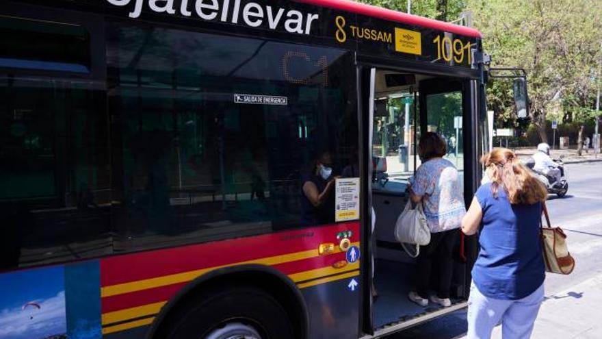Cómo moverse en Semana Santa en Sevilla y evitar los cortes de tráfico