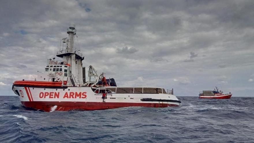 La ONG Proactiva Open Arms ha solicitado autorización a España para poder subir a bordo de su barco de rescate a los 11 migrantes del pesquero español Nuestra Señora del Loreto