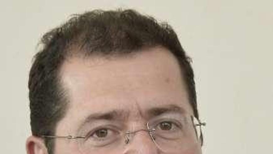 El coruñés Pablo Irimia, vocal de la Sociedad Española de Neurología