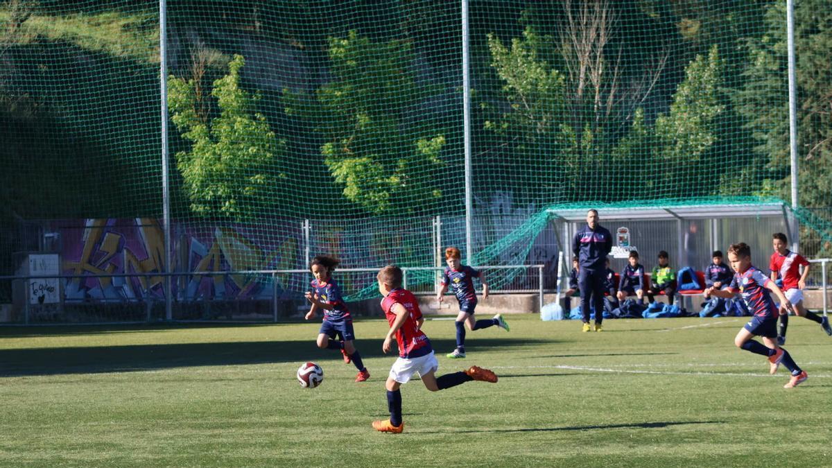 Un partido de benjamín en el torneo Elvira Fernández