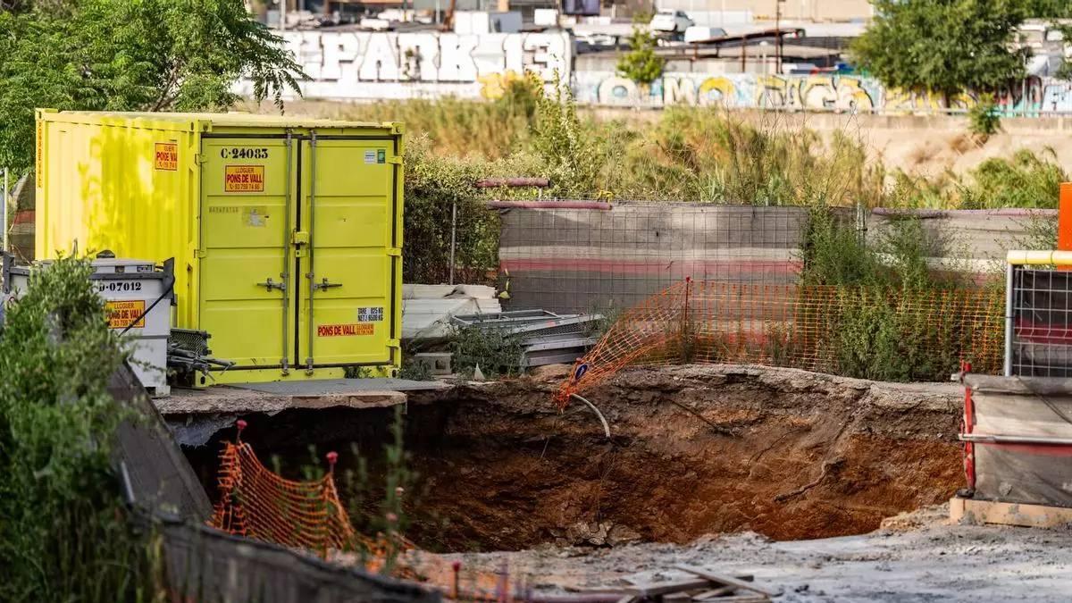Esfondrament al pou que connecta les obres subterrànies de l'R2 a Vallbona