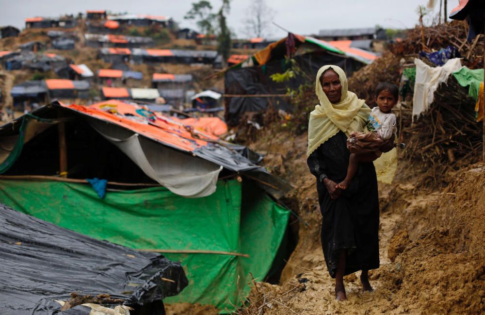 Los campamentos de refugiados están desbordados. La ONU señala que necesitan urgentemente lonas de plástico para construir refugios de emergencia adicionales y artículos básicos como colchones y mosquiteras.