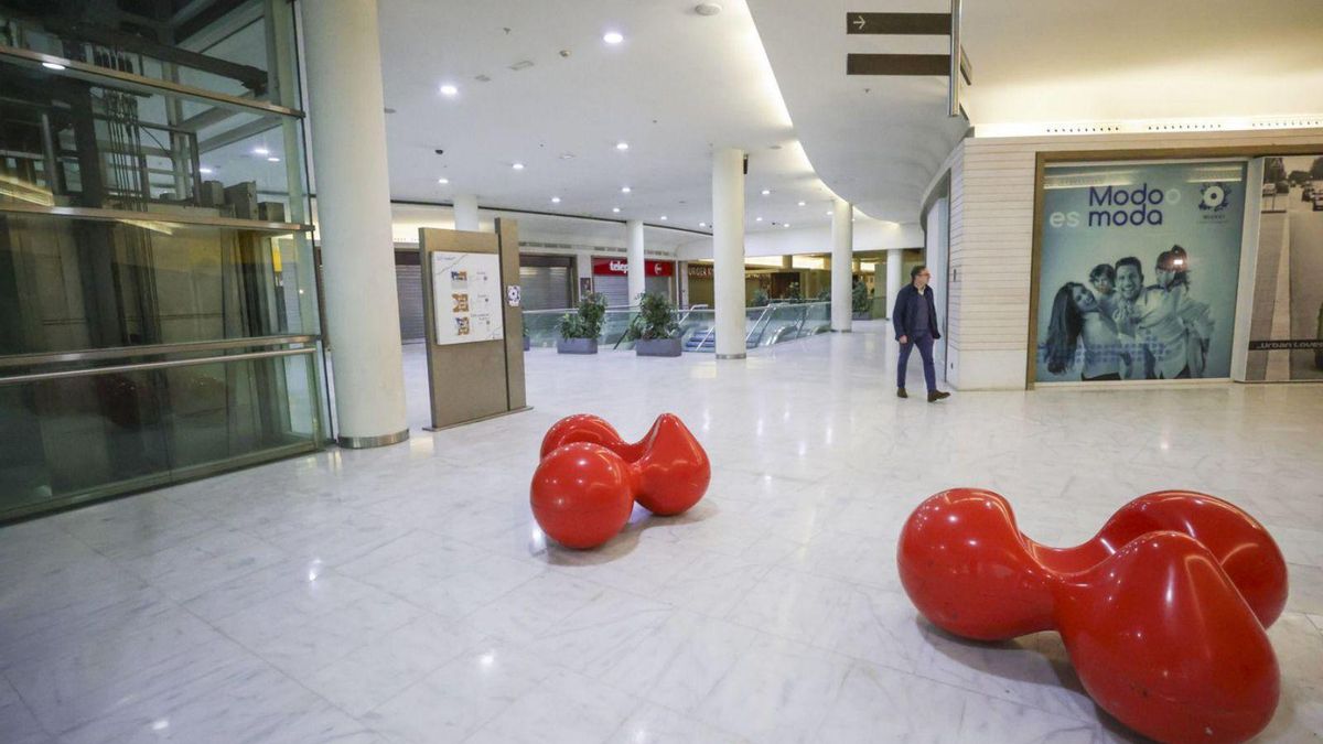 Las instalaciones de la galería del Calatrava, durante una visita municipal el pasado febrero.  | IRMA COLLÍN