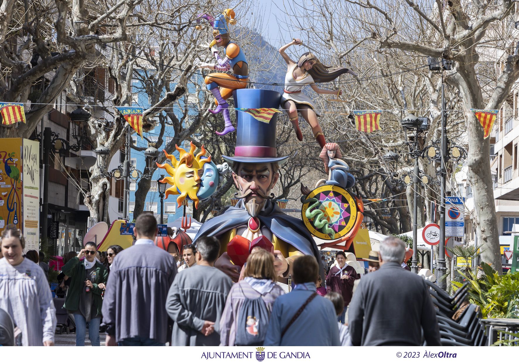 El ambiente de la mañana del jueves en las Fallas de Gandia