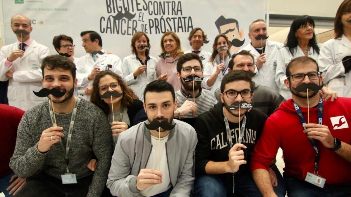 Sanitarios e investigadores animan con la campaña &#039;Movember&#039; a prevenir el cáncer de próstata