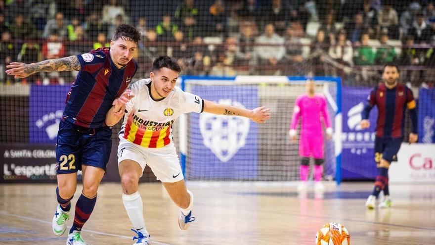 El tren de la Copa se aleja tras la cuarta derrota del Levante UD FS en Paterna (2-3)