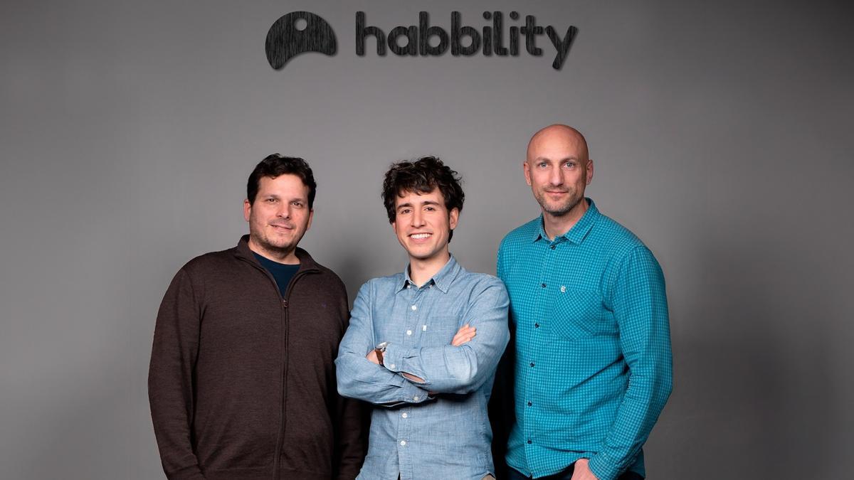 Jose Gámez (CTO), Tomás Esteras (nuevo COO) y Juan Pineda (CEO), los reponsables de Habbility.