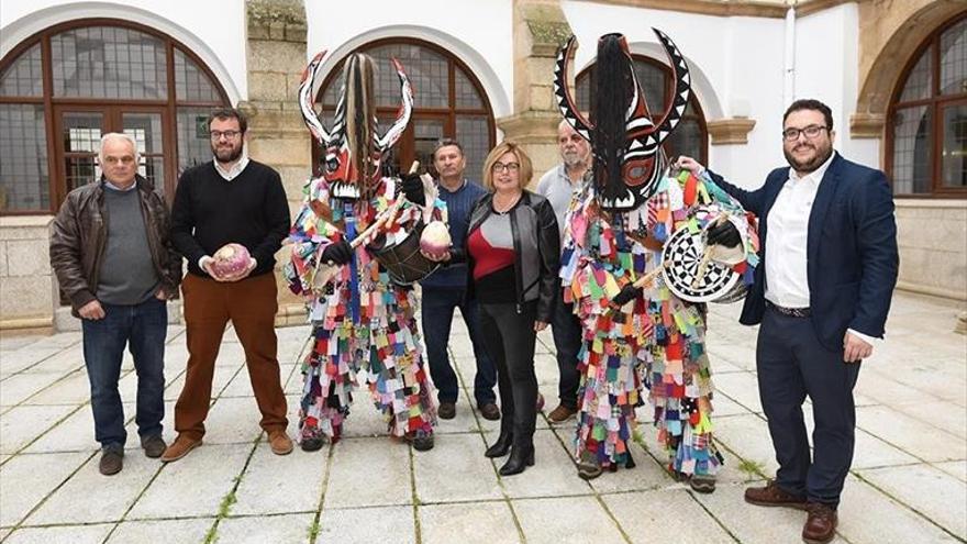 El traje de Jarramplas, en las pasarelas de modas de Japón