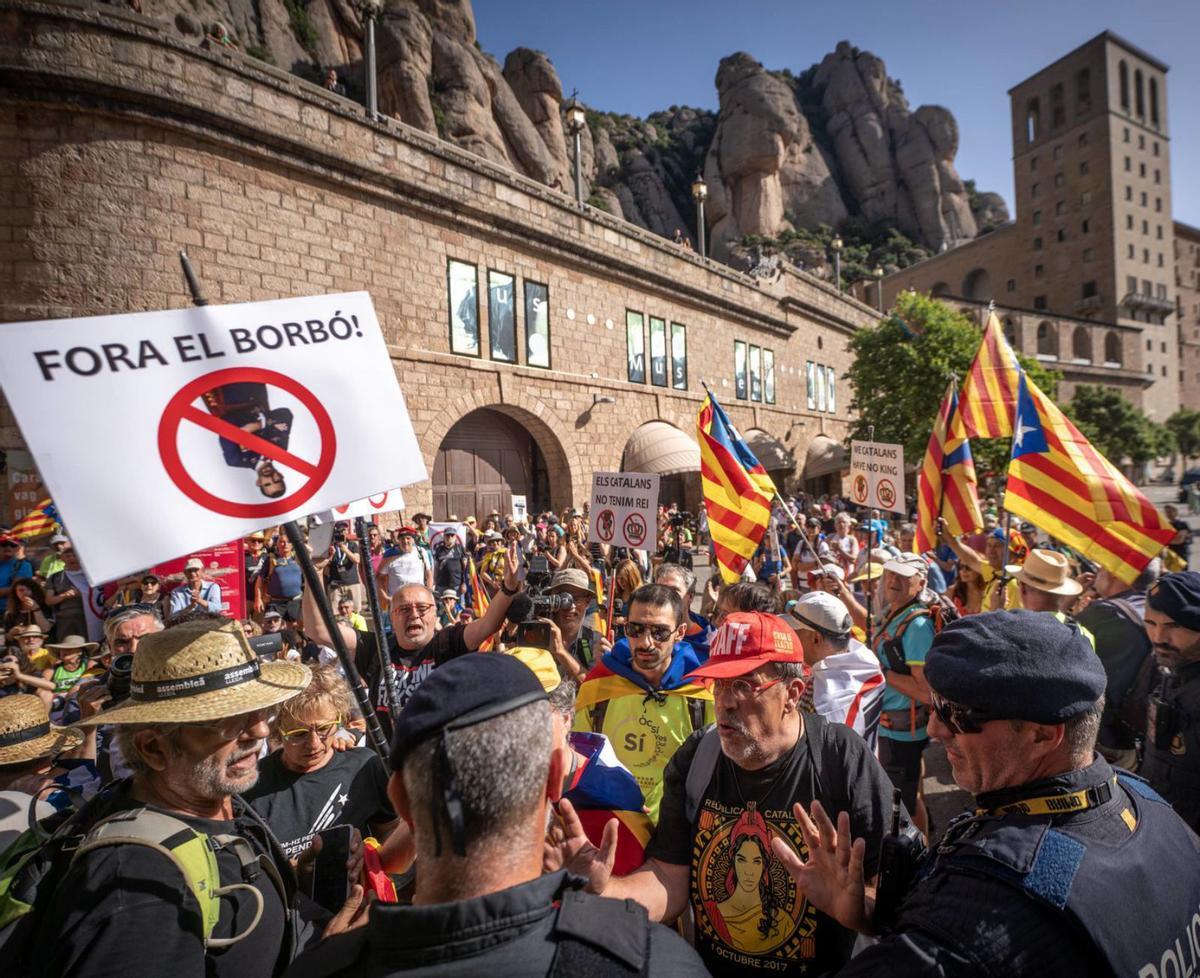 Puigdemont veu la visita dels Reis a Montserrat com una "provocació" Puigdemont veu la visita dels Reis a Montserrat com una "provocació"