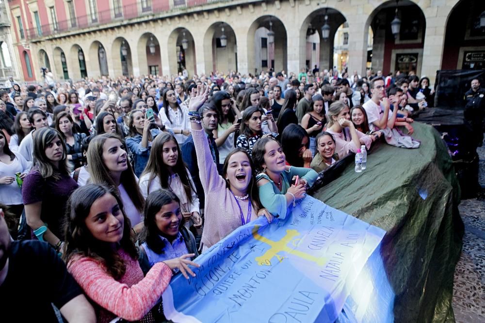 Carlos Sadness en la Plaza Mayor de Gijón