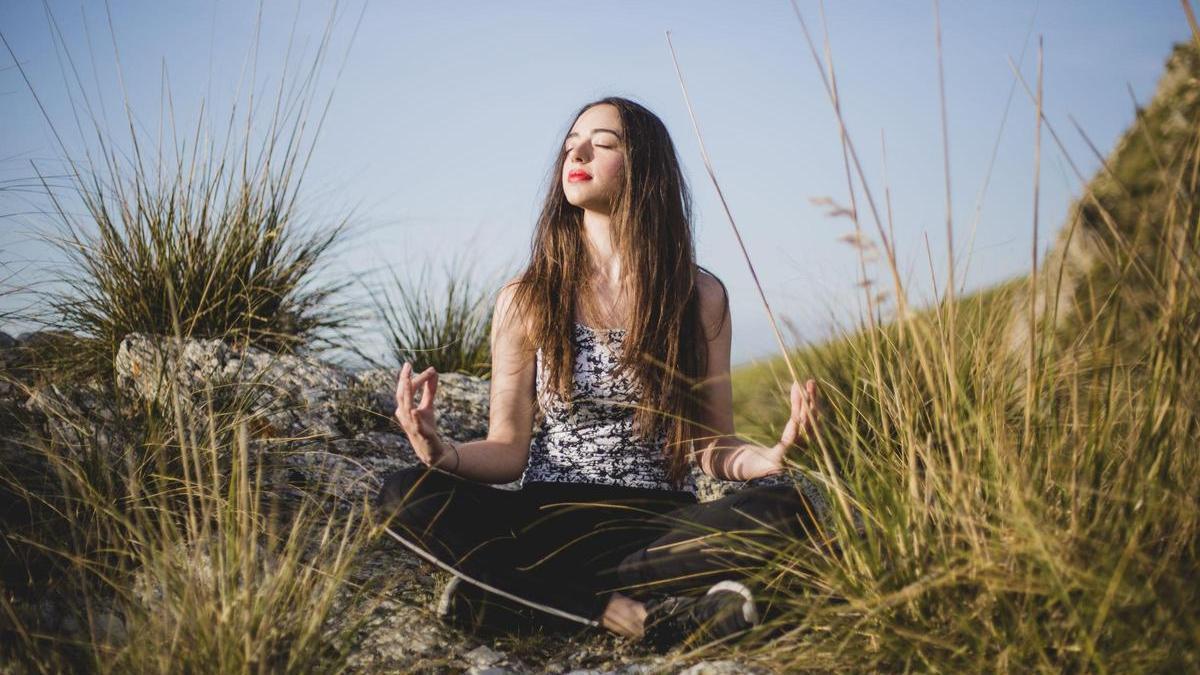 El mindfulness o atención plena puede servir para controlar el estrés y la ansiedad en la adolescencia.