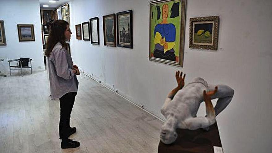 Muestra de Navidad de la galería de arte La Marina José Lorenzo.