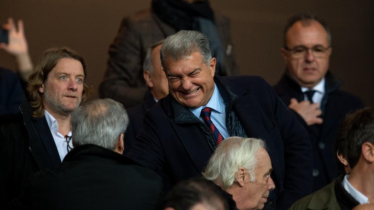 Joan Laporta, el presidente del Barça, en el palco de Montjuïc durante el duelo contra el Rayo.