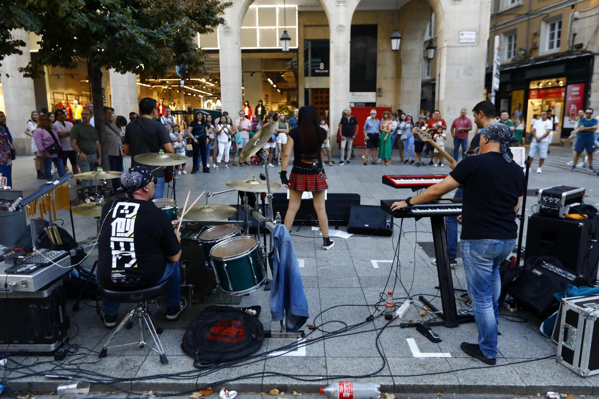 EN IMÁGENES | Las calles de Zaragoza se llenan de alegría con el desfile del pregón