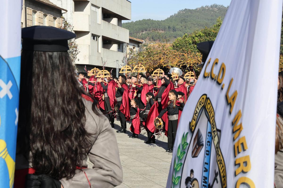 Actuaciones de rondallas y entrega de distinciones a rondalleiros mayores
