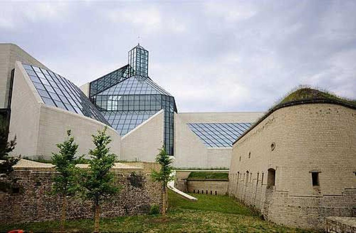 El Museo Mudam se encuentra en el barrio de Kirchberg en Luxemburgo.