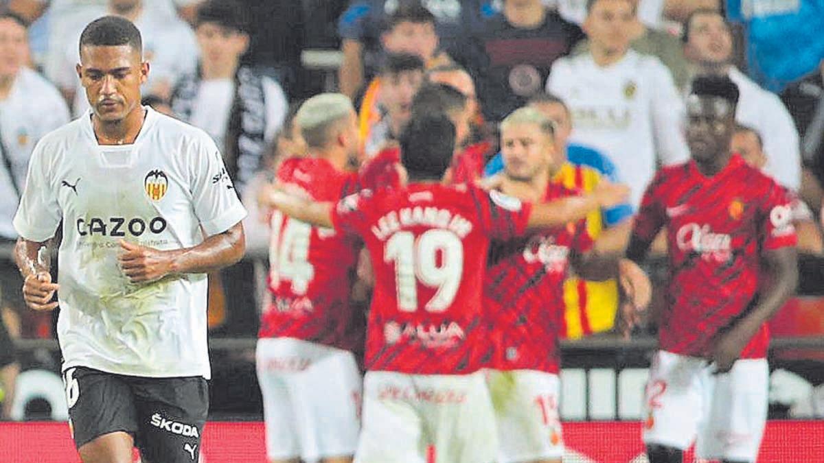 Samu Lino, cabizbajo tras un gol del Mallorca