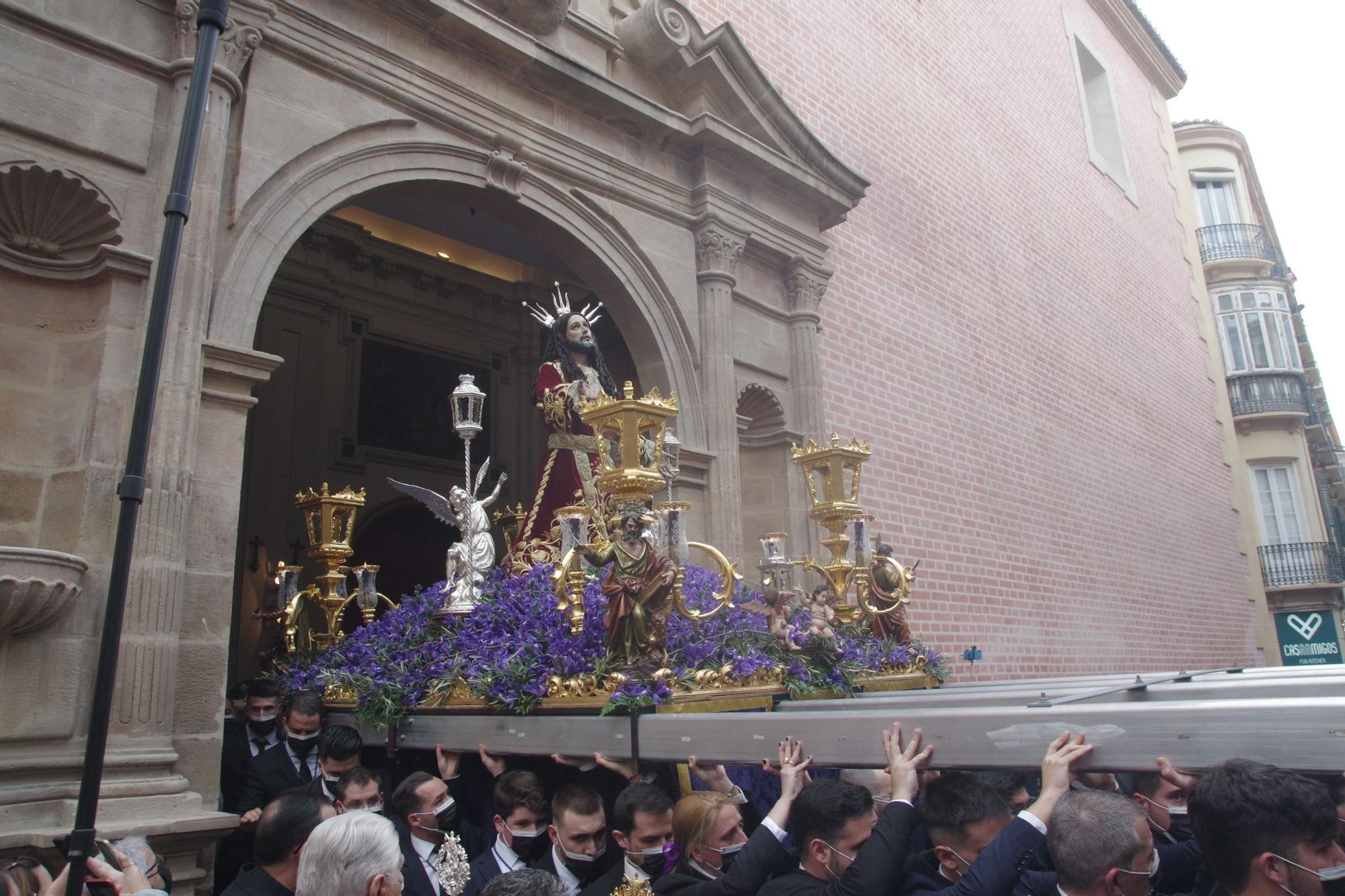 Desde la iglesia de San Julián, el Señor Orando en el Huerto iniciaba su camino a la Catedral, donde será la primera en llegar de las 14 cofradías