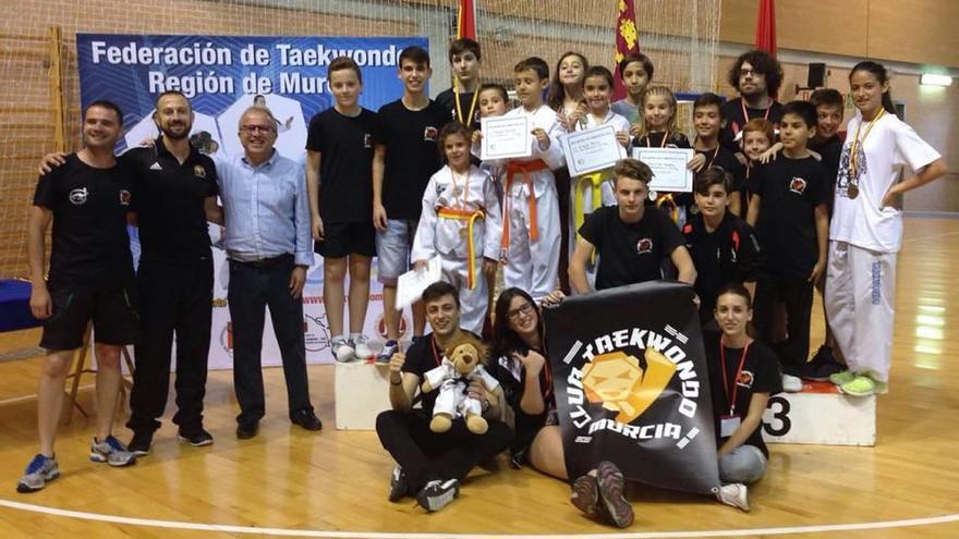 Punto final a la liga infantil de taekwondo