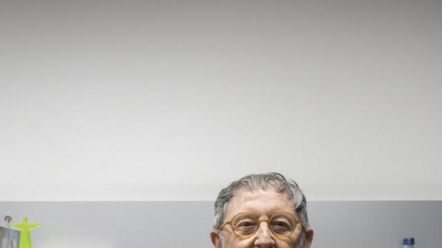 Juan Genovés, ayer, en la Facultad de Bellas Artes de la UPV.