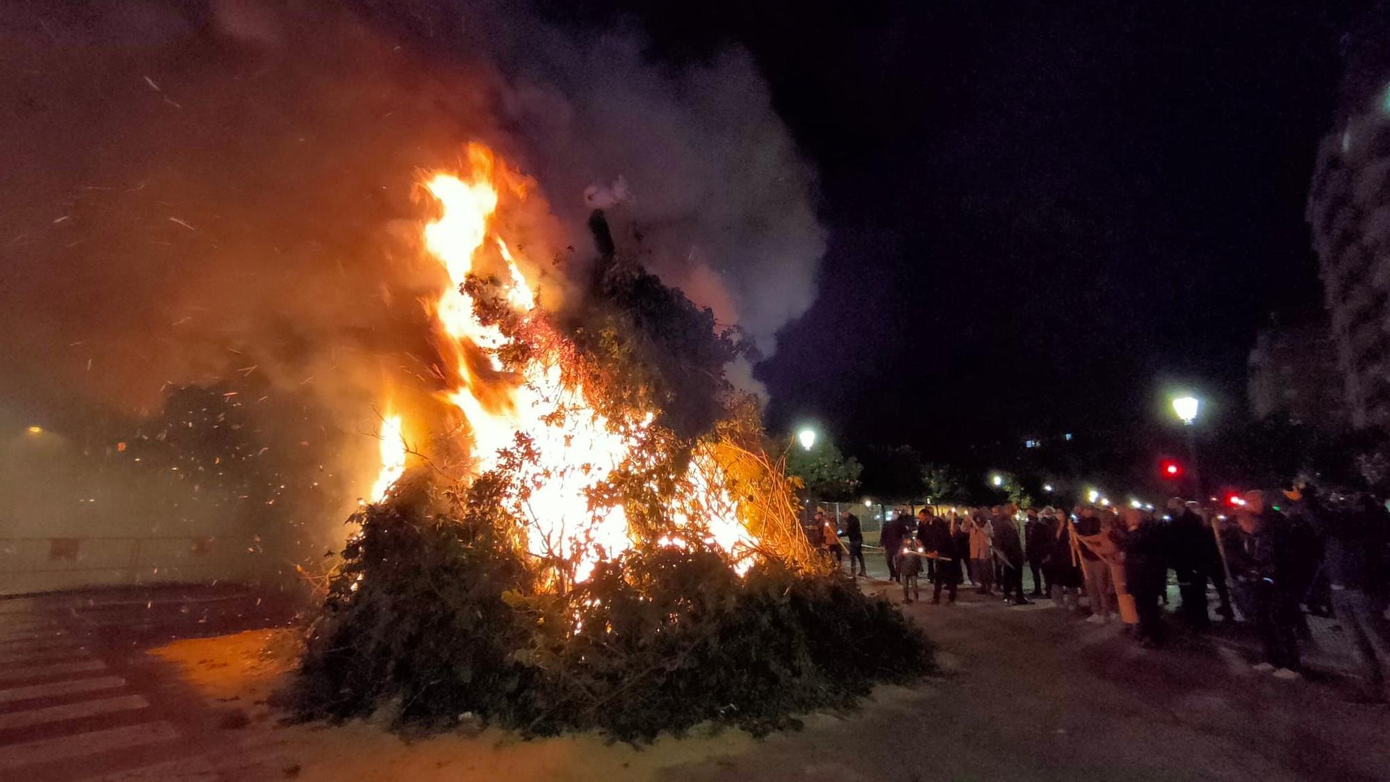 Sant Antoni, el primer fuego del año en València