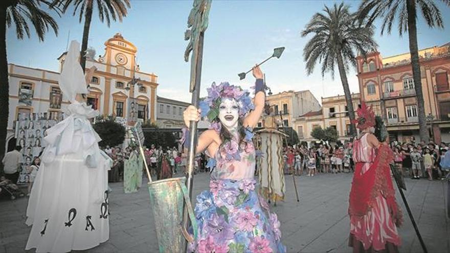 Percusión, pirotecnia y trapecios acompañarán a la cabalgata de Trujillo