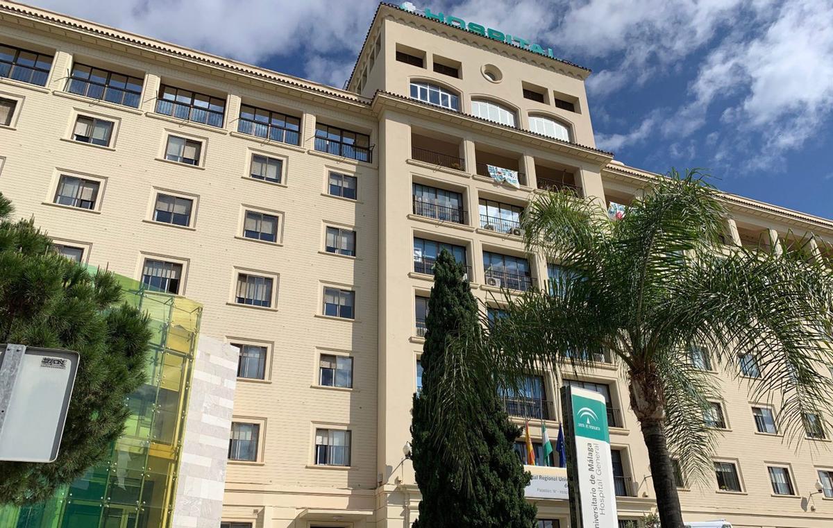 Fachada del Hospital Regional de Málaga.