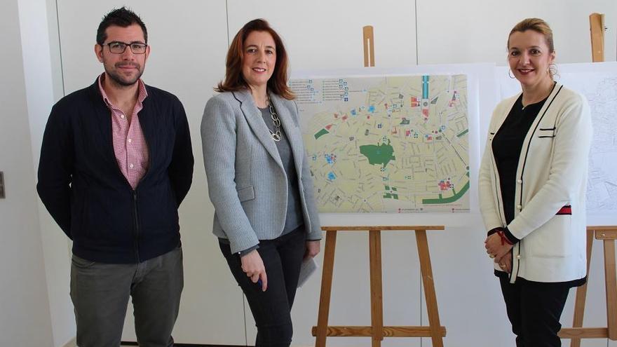 La alcaldesa Toñi Ledesma (centro) presentó el avance del plan.